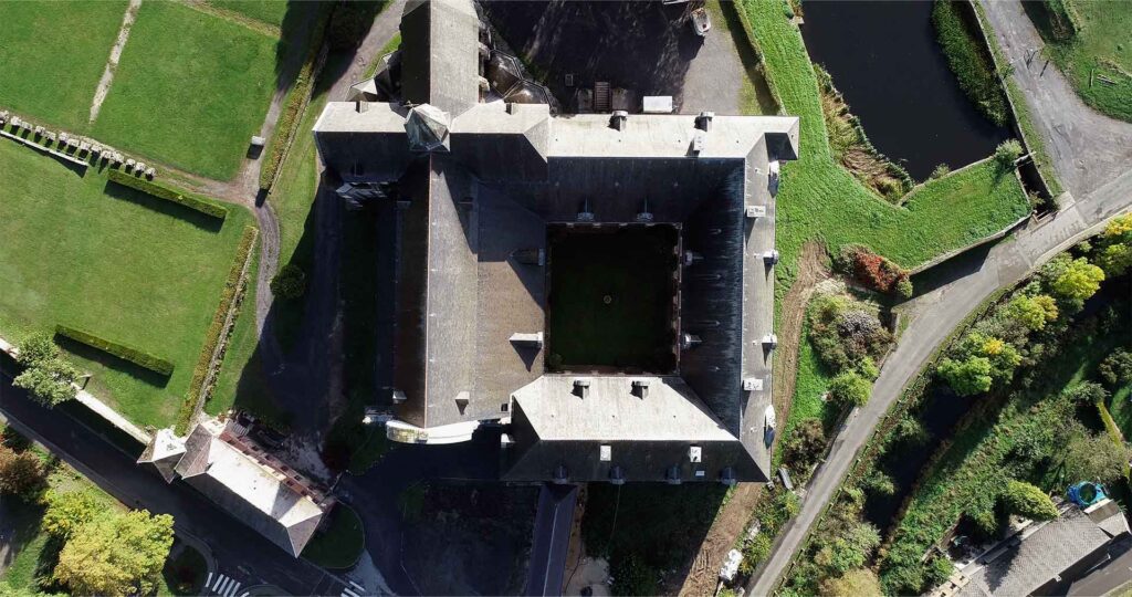 vue aérienne de l'abbaye de Saint-Michel