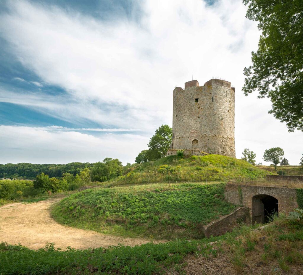 Donjon du château fort de Guise