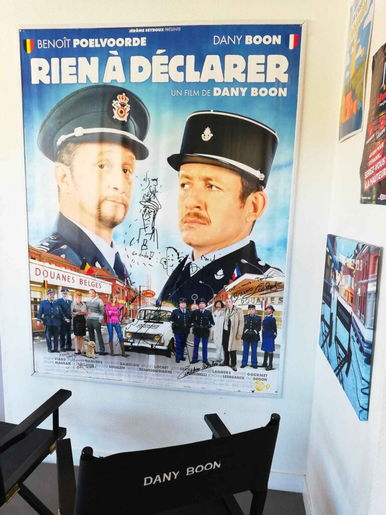Autographed poster of the film Rien à déclarer