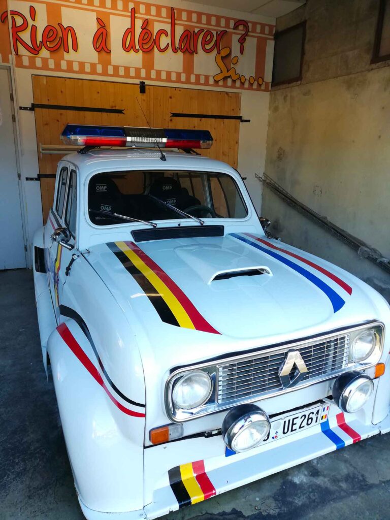 Renault 4L in the museum of the film Rien à déclarer