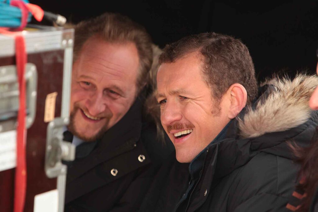 Dany Boon et Benoît Poelvoorde on the set of the film Rien à déclarer